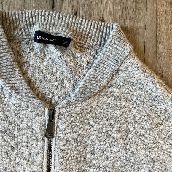 Zara Oversized Bomber Style Knit Zip Up - Picture 3 of 4